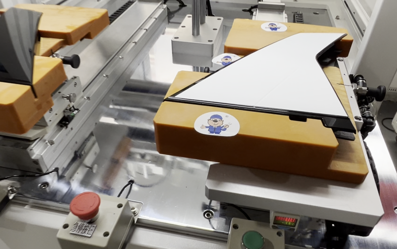 年省65萬！汽車BC柱貼膜機助汽配升級